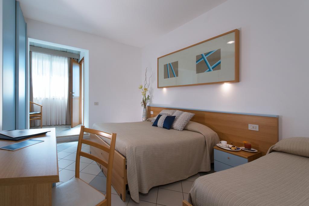 Hotel I Ginepri Marina di Castagneto Carducci Extérieur photo